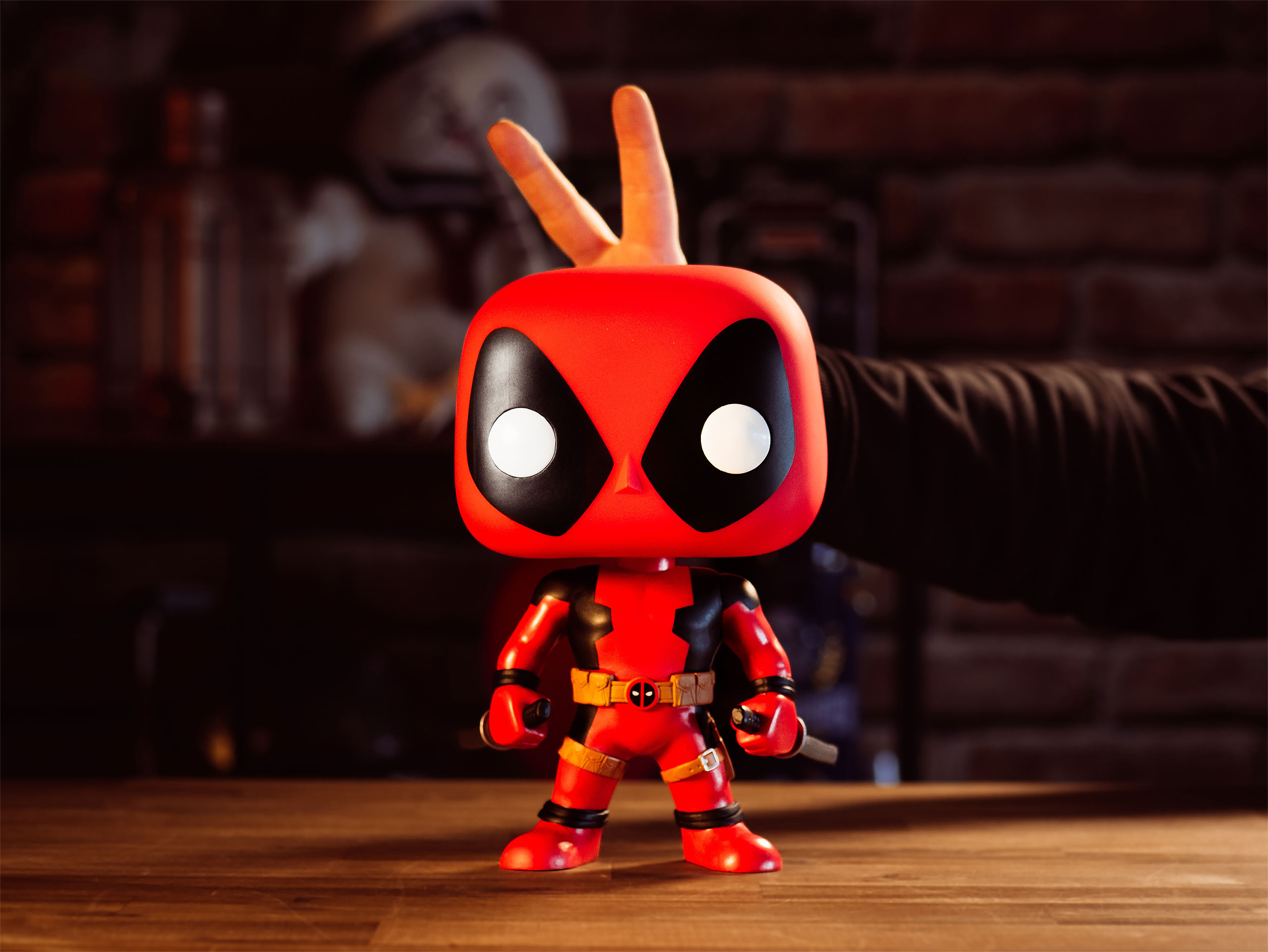 Marvel - Deadpool mit Schwertern Funko Pop Figur 23,5 cm