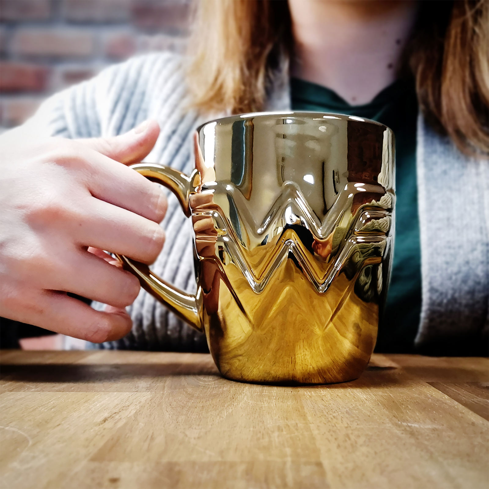 Wonder Woman - Logo Tasse vergoldet