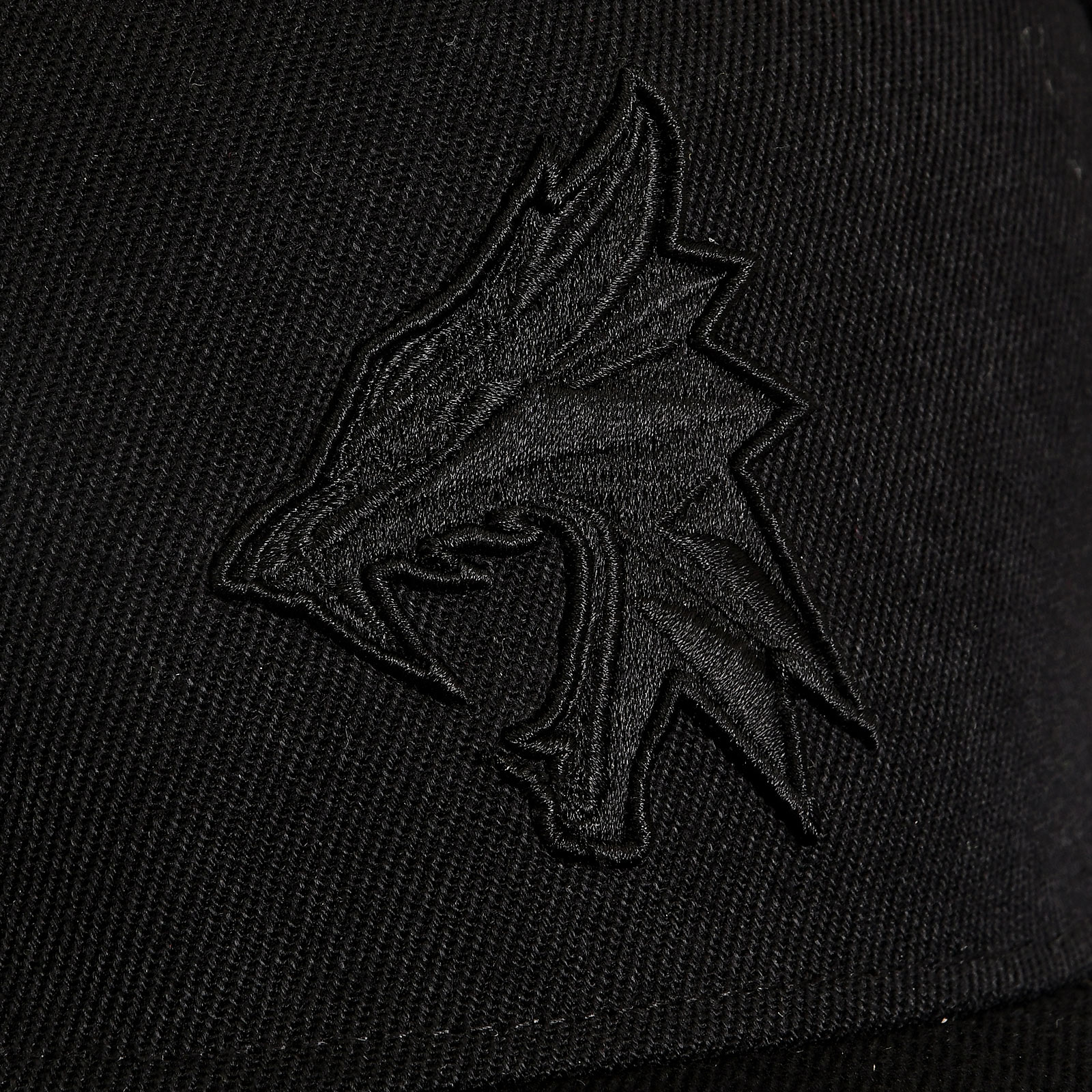 Witcher - Wolf Silhouette Snapback Cap schwarz