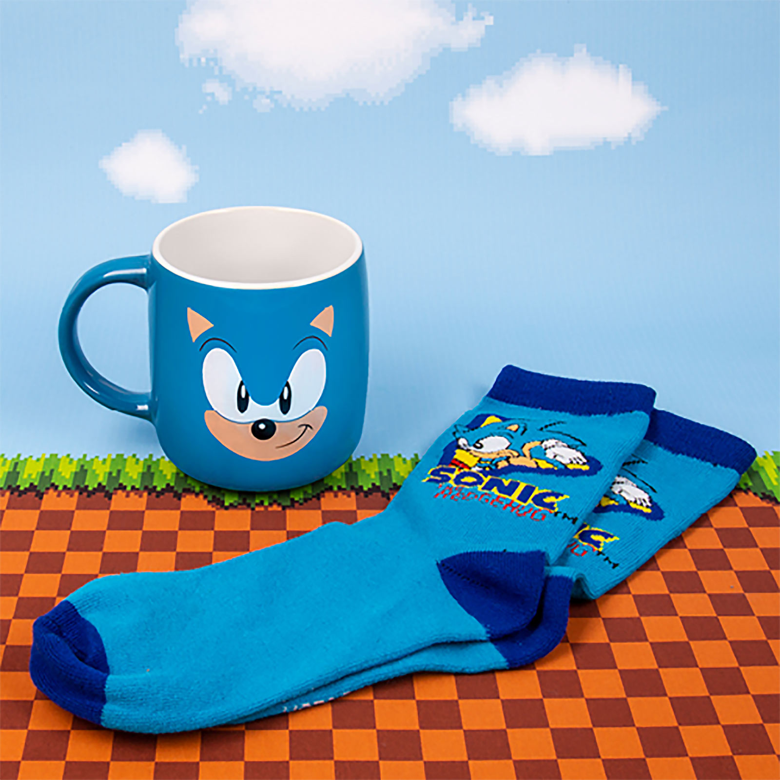 Sonic the Hedgehog - Sonic Socken und Tasse